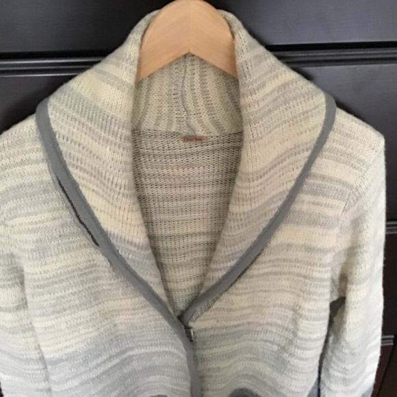 FREE PEOPLE WOOL BLEND LONG SEMI-ADJUSTED KNIT CARDIGAN, APPROX SIZE MED/LARGE - Picture 4 of 16